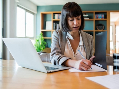 Quel logiciel de reconnaissance vocale pour un télétravail agréable ?